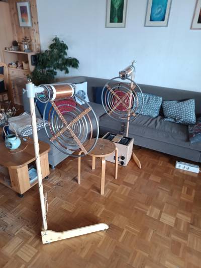 Mnohovlnný oscilátor (MVO) CeMaS